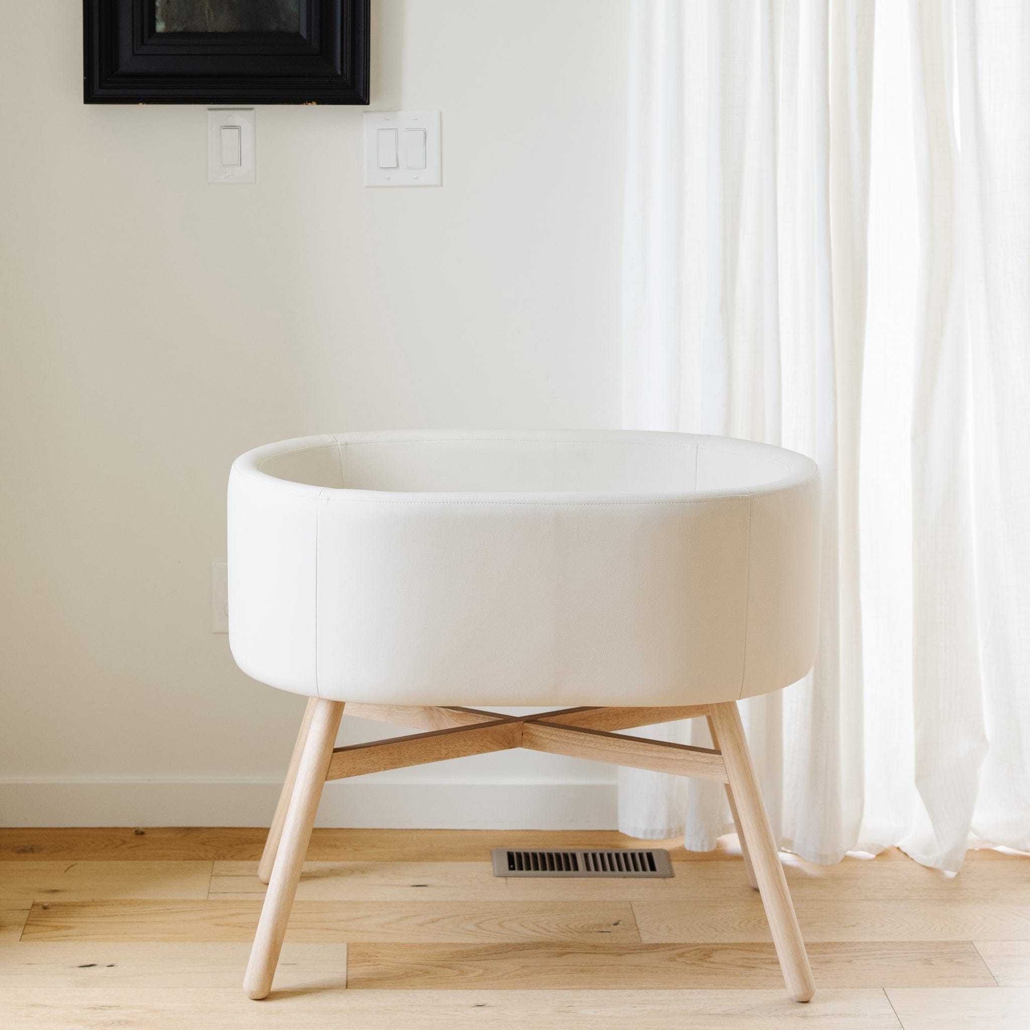 Babyletto x GATHRE Capsule Bassinet - Ivory - Image 5